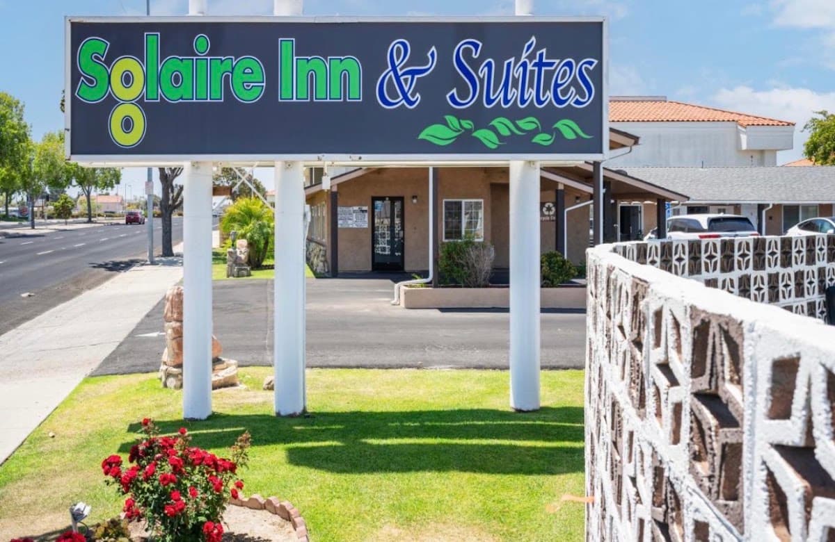 Solaire Inn and Suites, Motel in Santa Maria