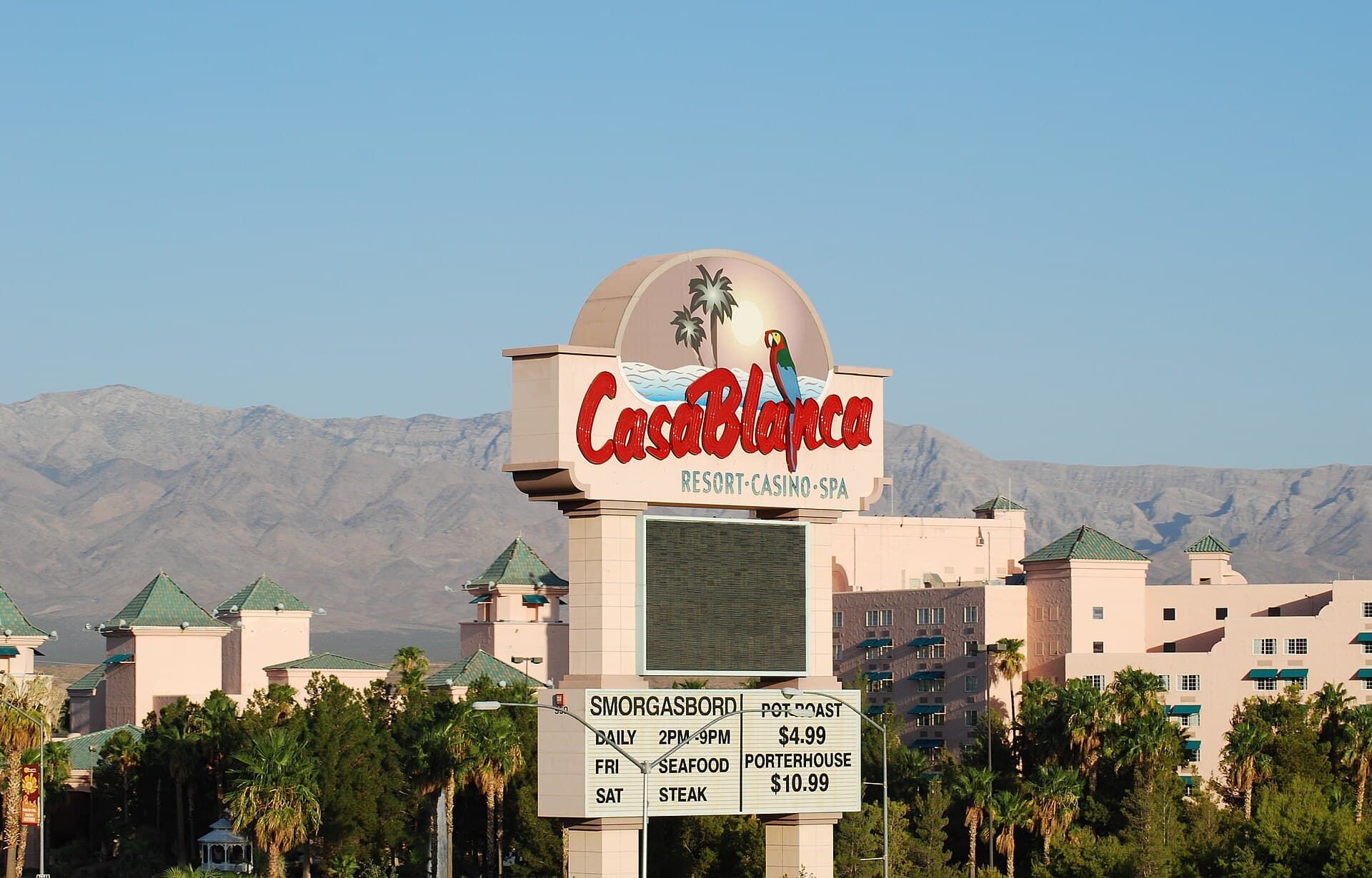CasaBlanca Resort & Casino (via Wikimedia Commons, CC BY-SA 2.0)
