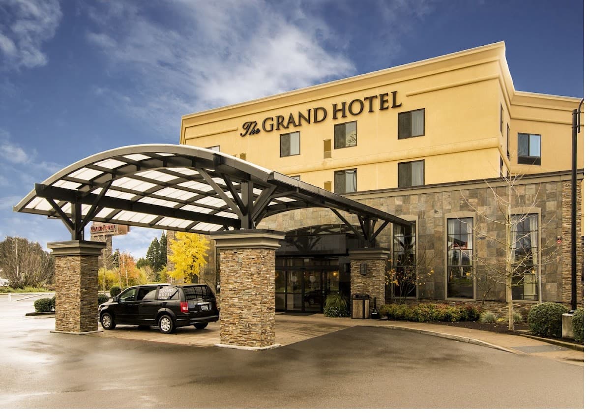 The Grand Hotel at Bridgeport, Hotel in Tualatin