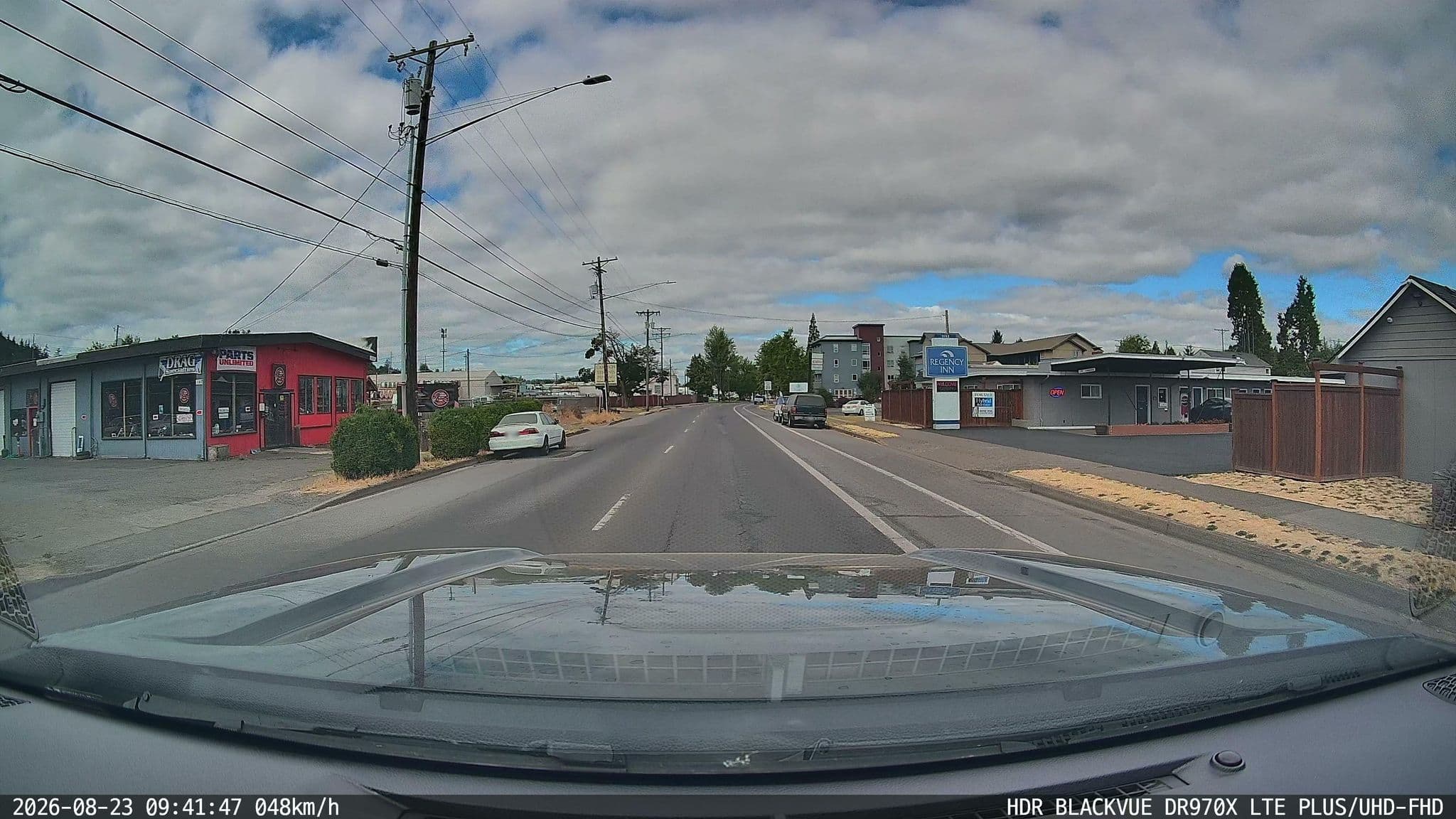 Street view near Regency Inn, Eugene — © zemepisar (CC BY-SA · Mapillary)