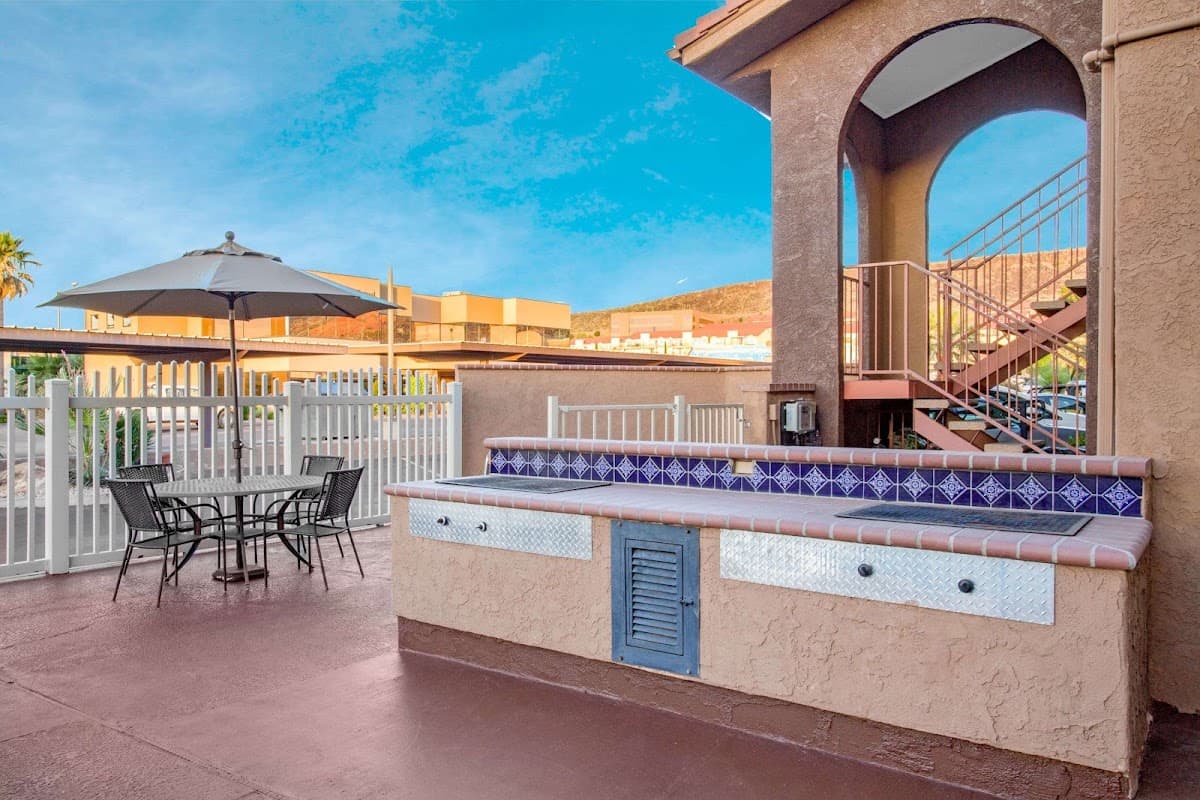 Howard Johnson by Wyndham St. George Hotel & Suites, Hotel in Saint George