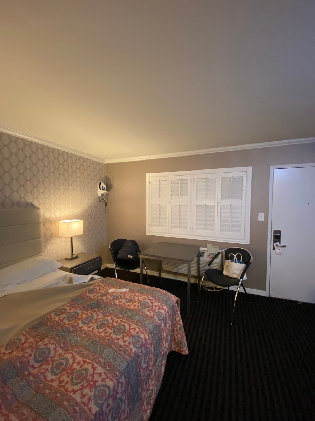 Alpha Inn & Suites, Motel in Chinatown
