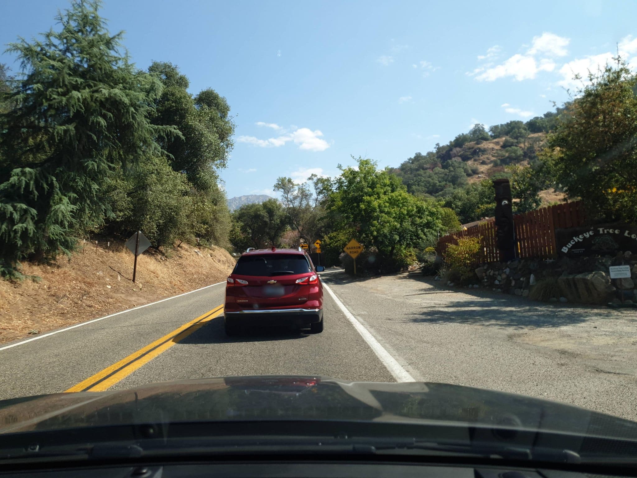 Street view near Buckeye Tree Lodge, Woodlake — © yannakis (CC BY-SA · Mapillary)