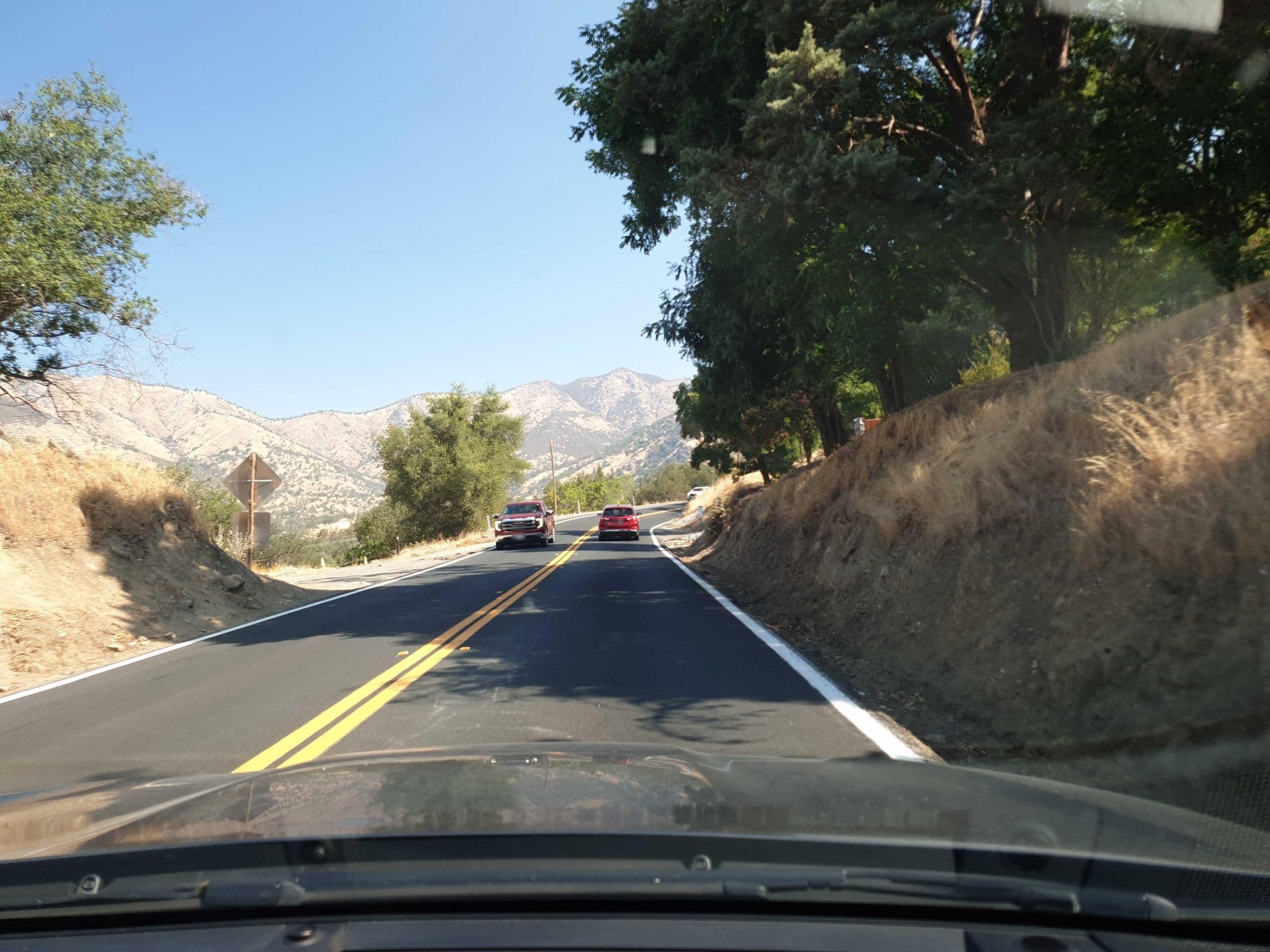Street view near Sequoia Motel, Woodlake — © yannakis (CC BY-SA · Mapillary)