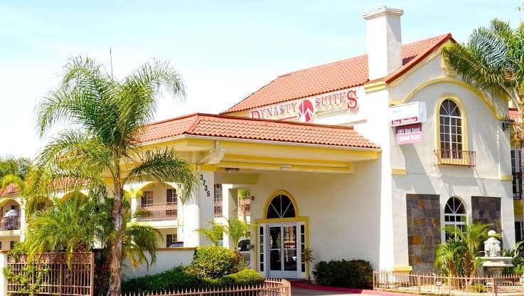 Dynasty Suites Hotel, Hotel in Highgrove