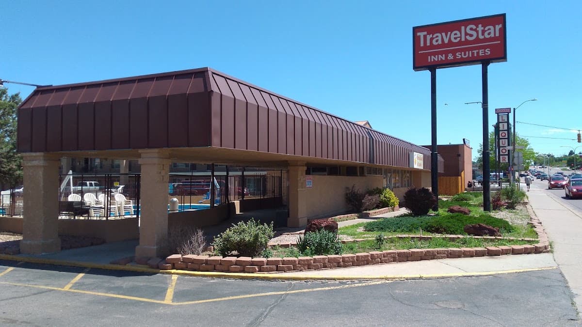 TravelStar Inn & Suites, Motel in Colorado Springs