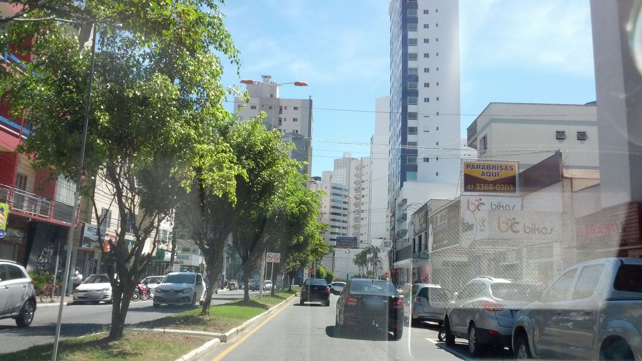 Street view near Hotel Pousada Resende, Balneário Camboriú — © poeiradasestrelas (CC BY-SA · Mapillary)