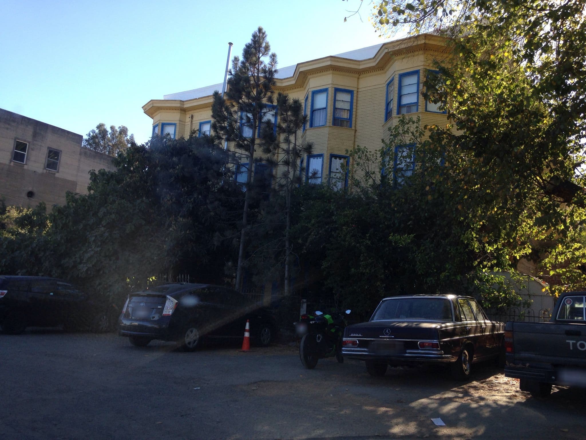 Street view near The Burlington Hotel, Benicia — © almccon (CC BY-SA · Mapillary)