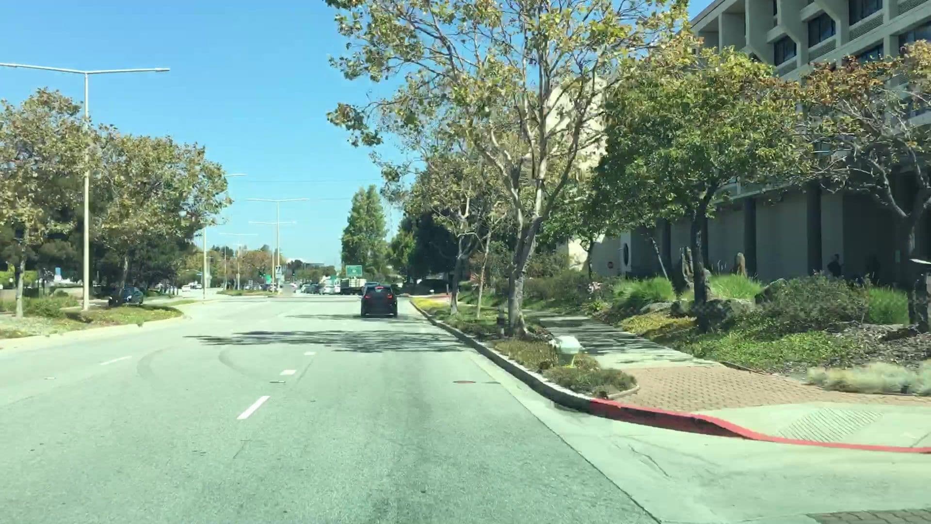 Street view near Crowne Plaza, Foster City — © lvl5 (CC BY-SA · Mapillary)