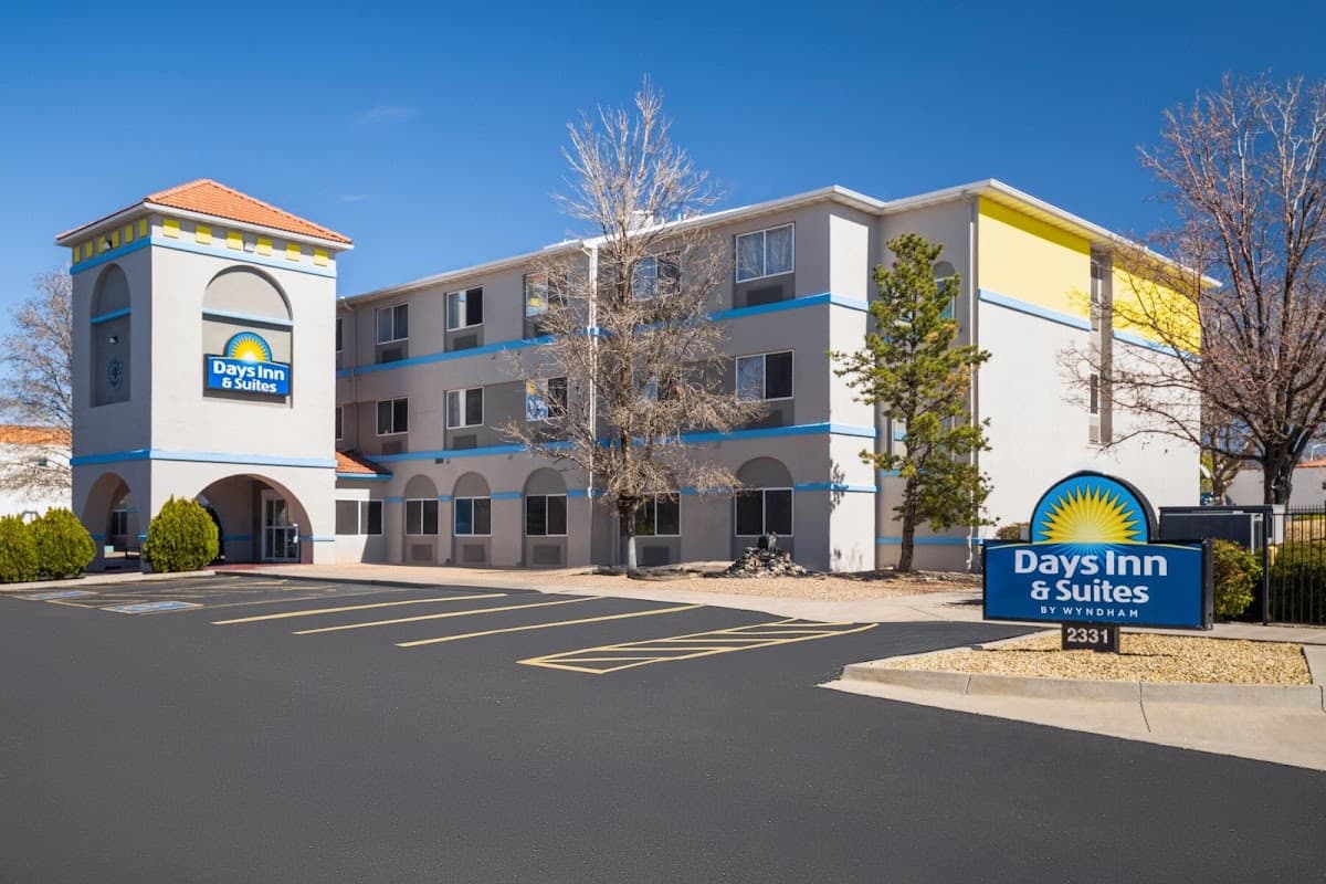 Days Inn & Suites by Wyndham Airport Albuquerque, Hotel in Albuquerque