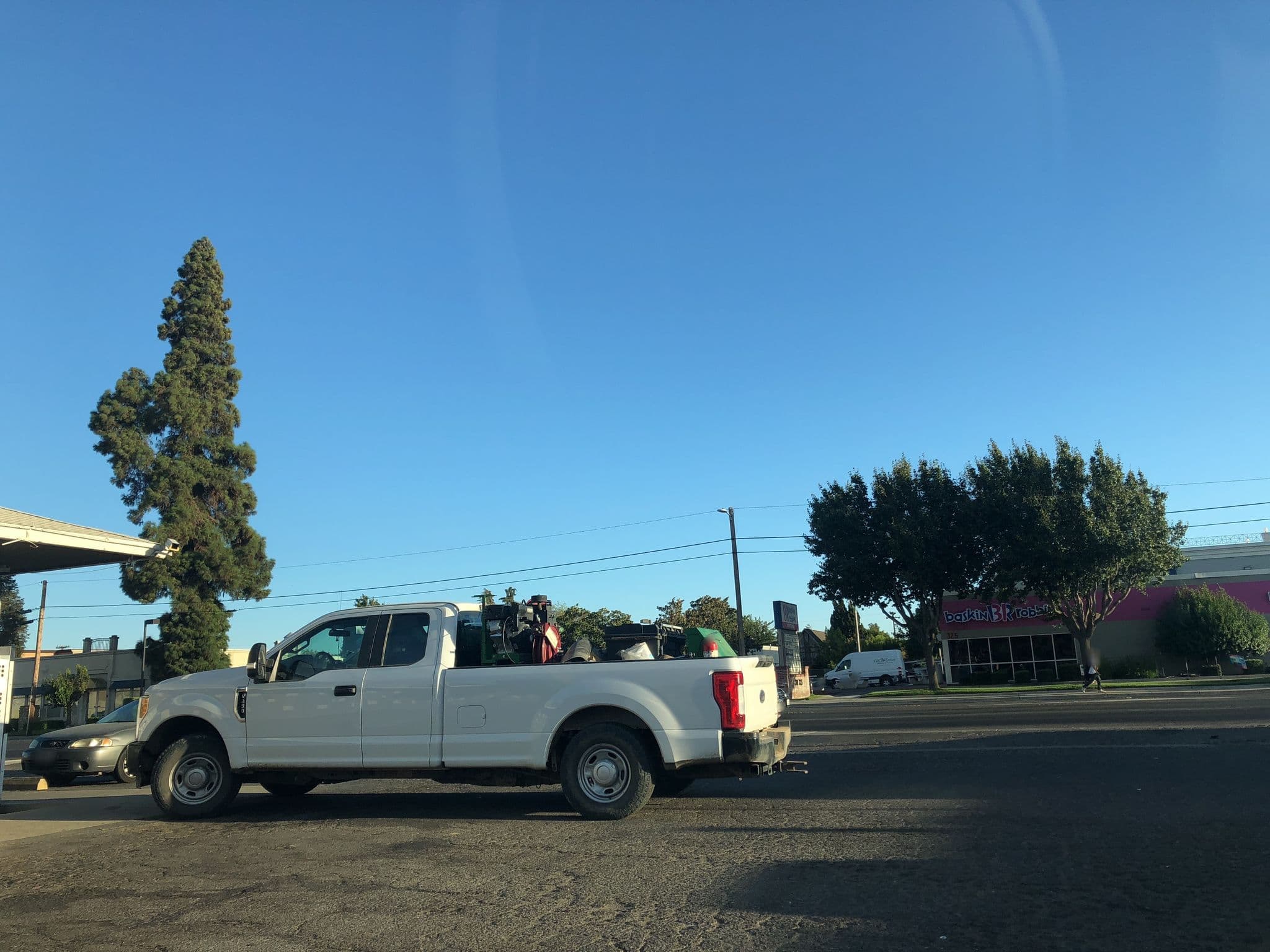 Street view near America's Best Value Inn, Los Banos — © bguzel (CC BY-SA · Mapillary)