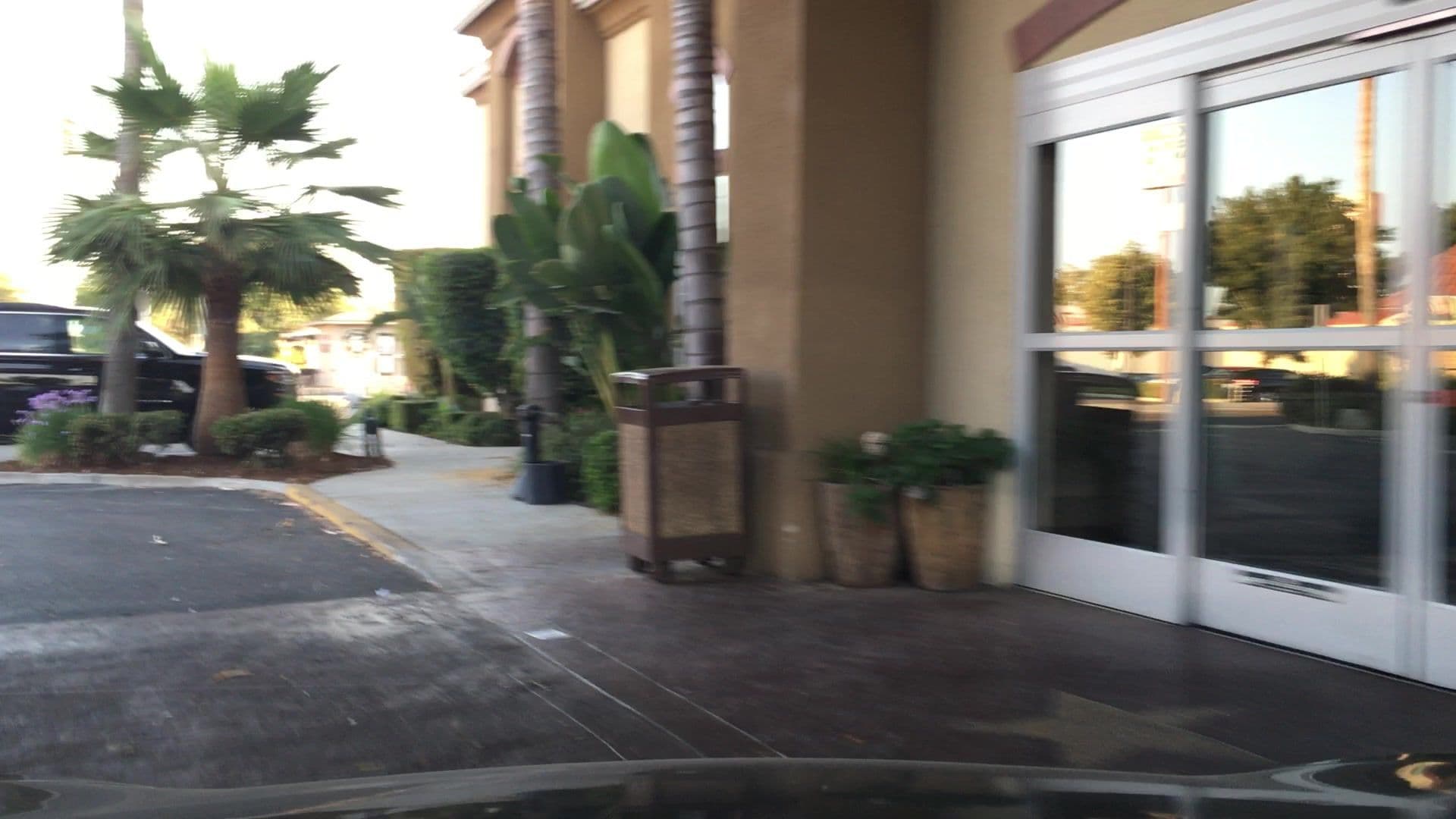 Street view near La Quinta Inn and Suites, Los Banos — © lvl5 (CC BY-SA · Mapillary)