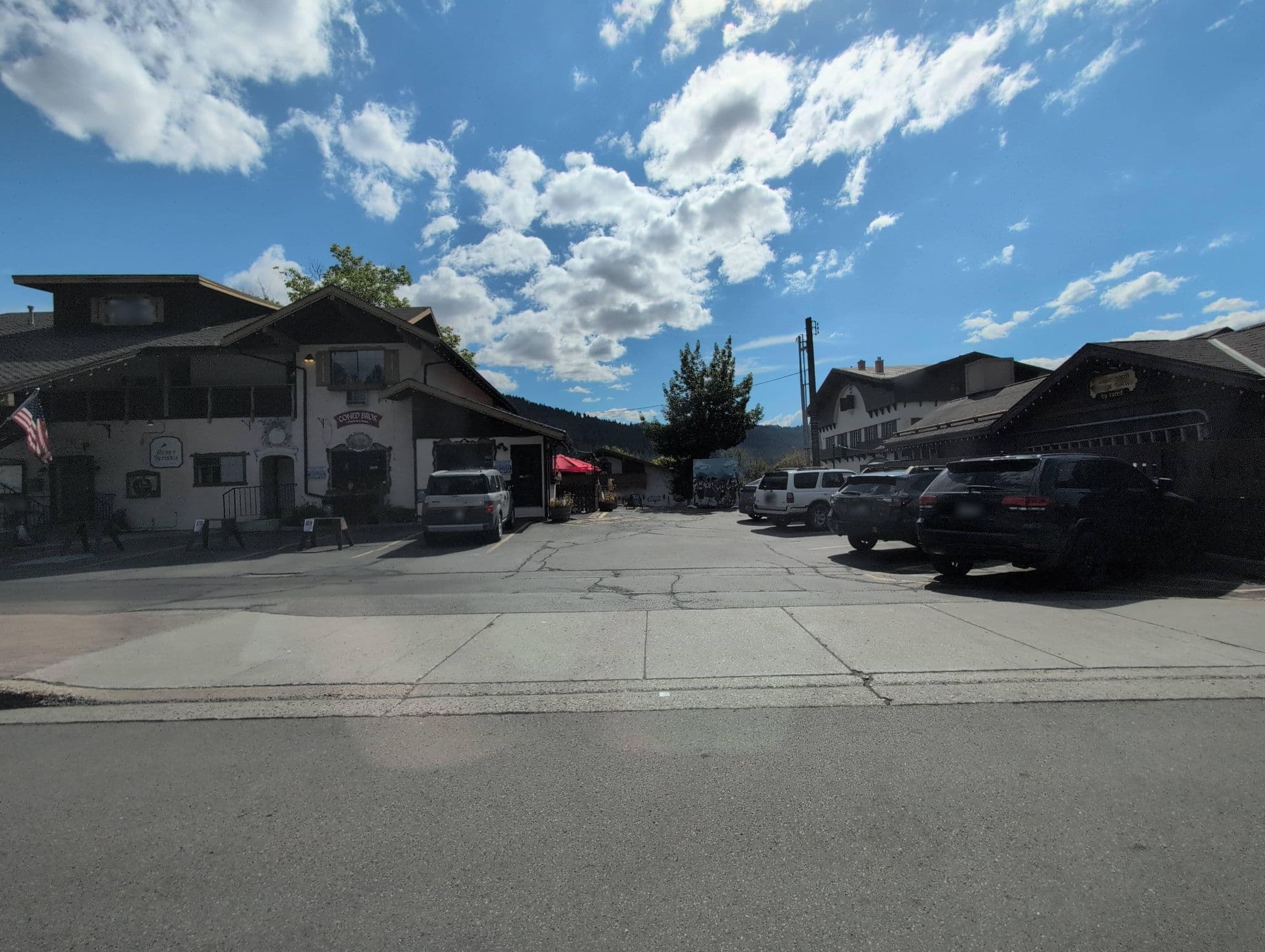 Street view near Innsbrucker Inn, Cashmere — © bhspitmonkey (CC BY-SA · Mapillary)