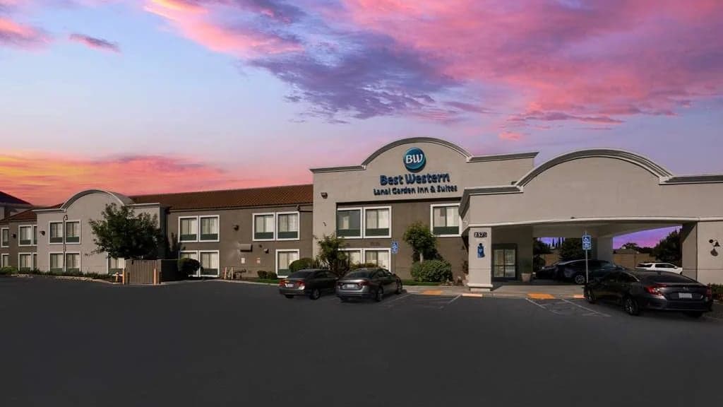 Best Western Lanai Garden Inn & Suites, Hotel in Seven Trees