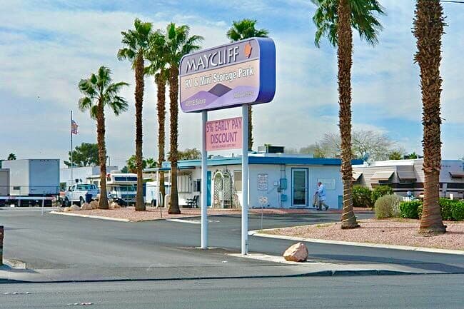 Maycliff Mini Storage and RV Park, Caravan Park in Winchester