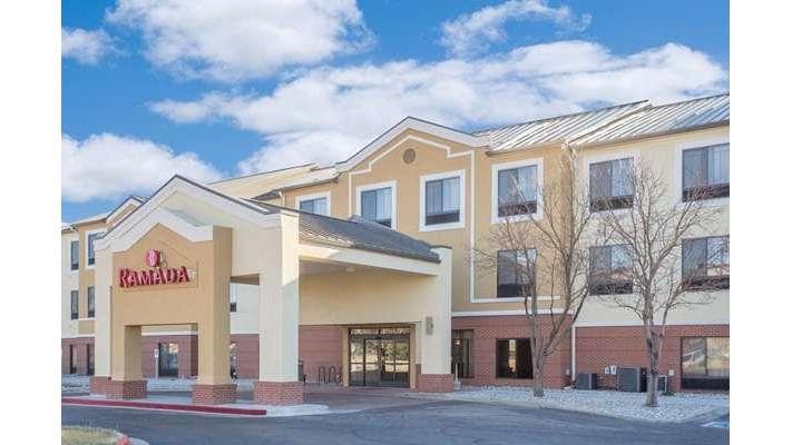 Ramada by Wyndham Denver International Airport, Hotel in Aurora
