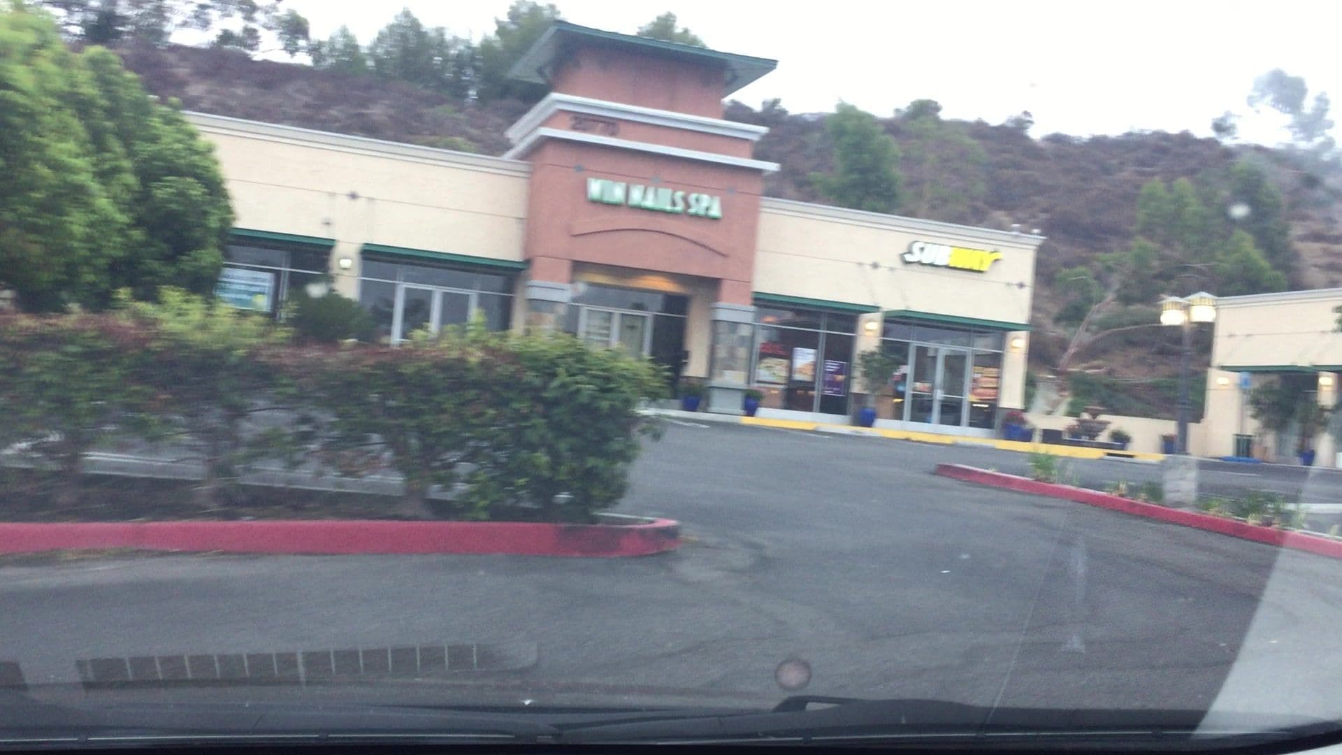Street view near Holiday Inn Express & Suites, Lake Forest — © lvl5 (CC BY-SA · Mapillary)