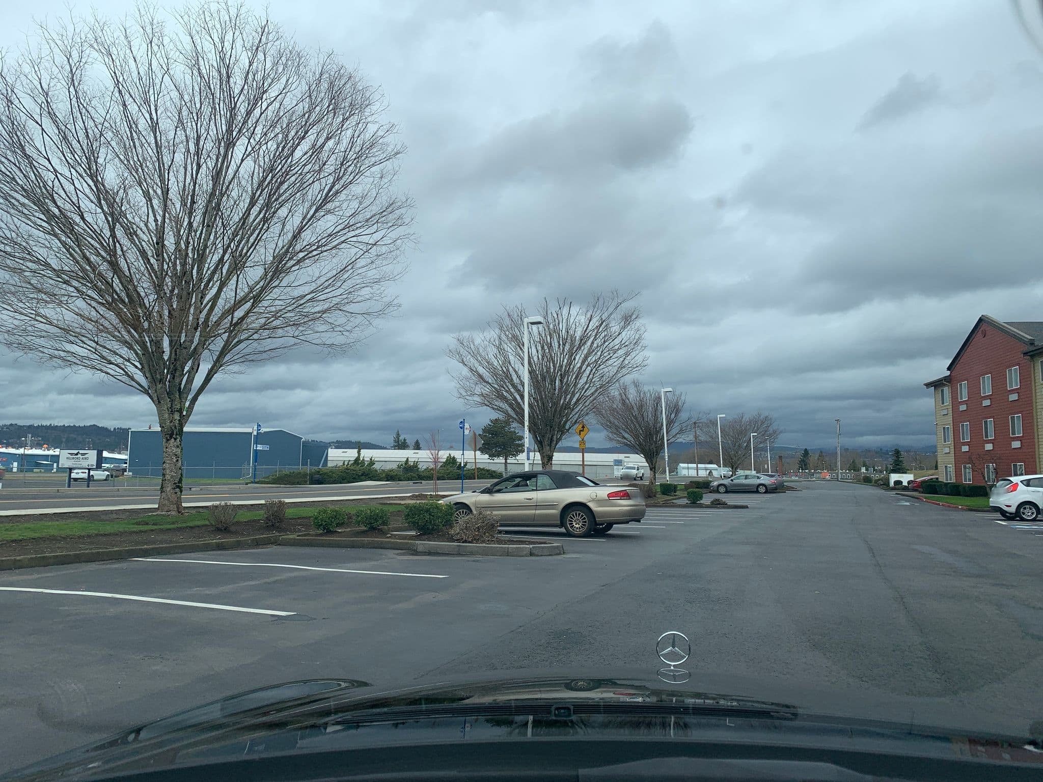 Street view near Comfort Inn, Troutdale — © imagecapture (CC BY-SA · Mapillary)