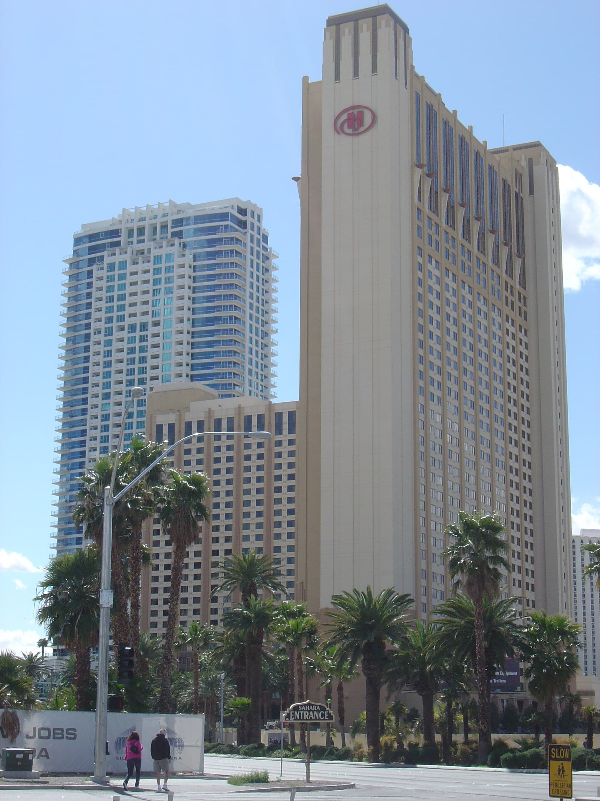 Hilton Grand Vacations on the Boulevard (via Wikimedia Commons, CC BY-SA 4.0)