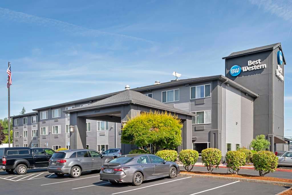 Best Western Plus Cascade Inn Suites, Hotel in Wood Village