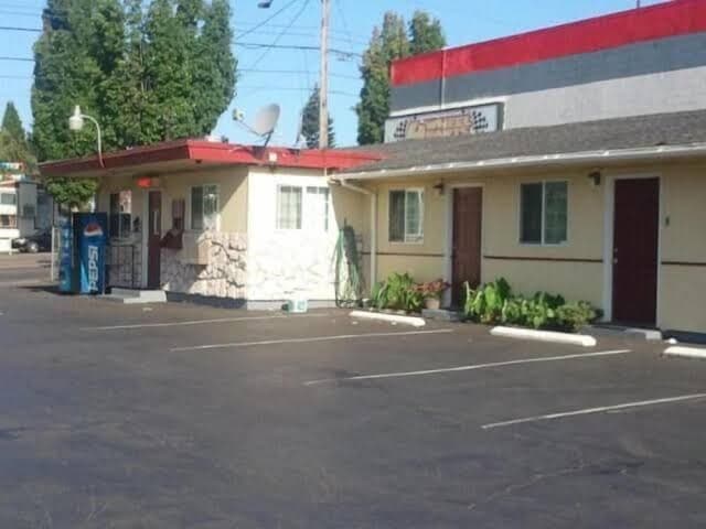 Aaron Motel, Motel in Lents