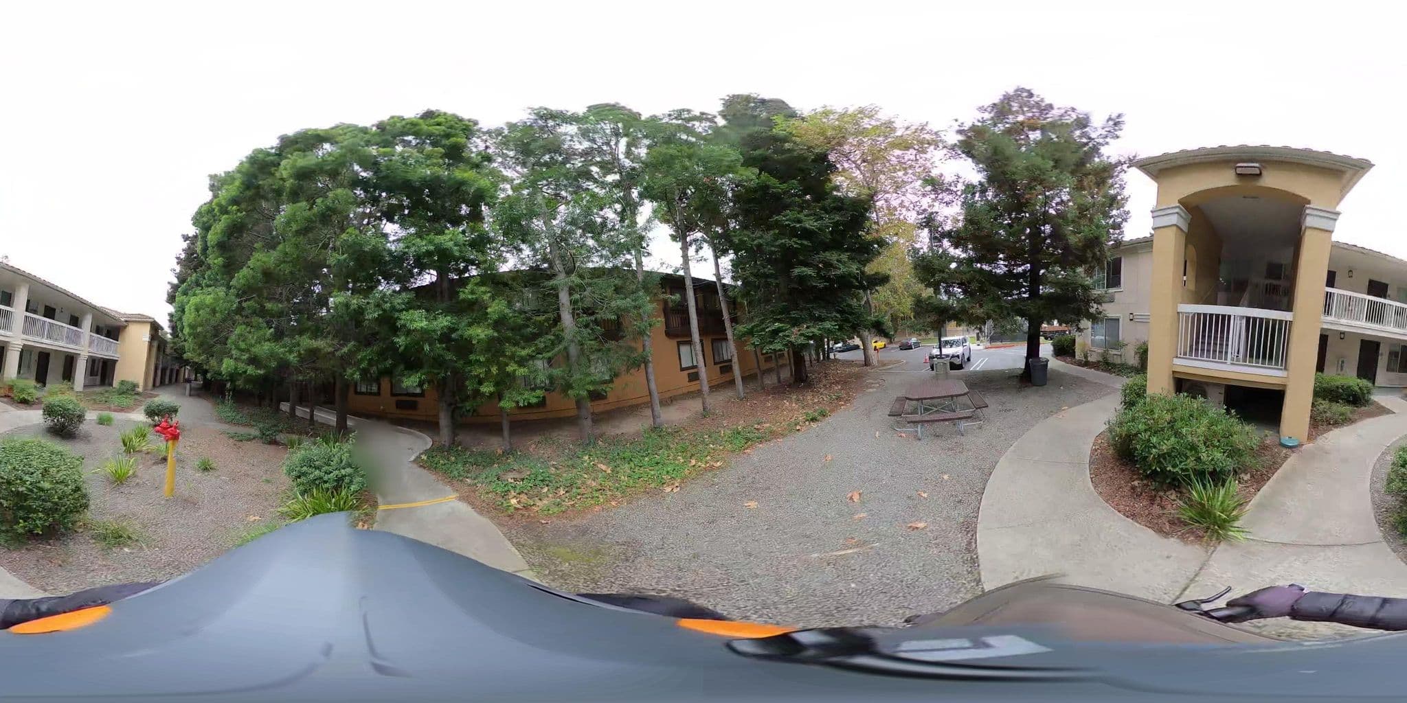 Street view near Hotel Zico, Mountain View — © beddy (CC BY-SA · Mapillary)