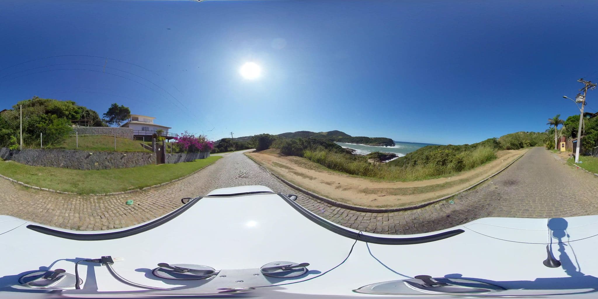 Street view near Tom Bombadil, Armação dos Búzios — © 360 (CC BY-SA · Mapillary)