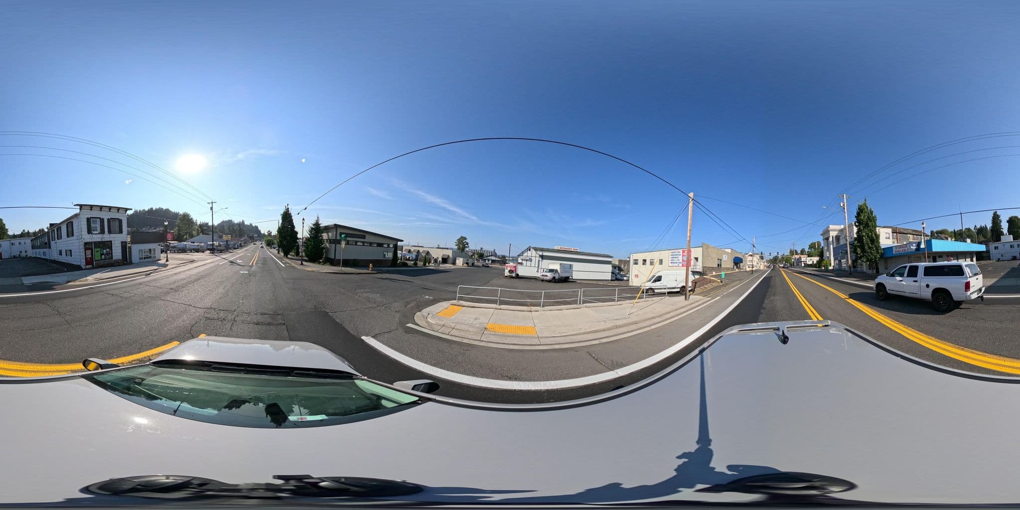 Street view near Rainier Budget Inn, Kelso — © watmildon (CC BY-SA · Mapillary)