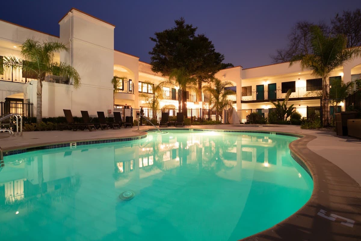 Oxford Suites Pismo Beach, Hotel in Grover Beach