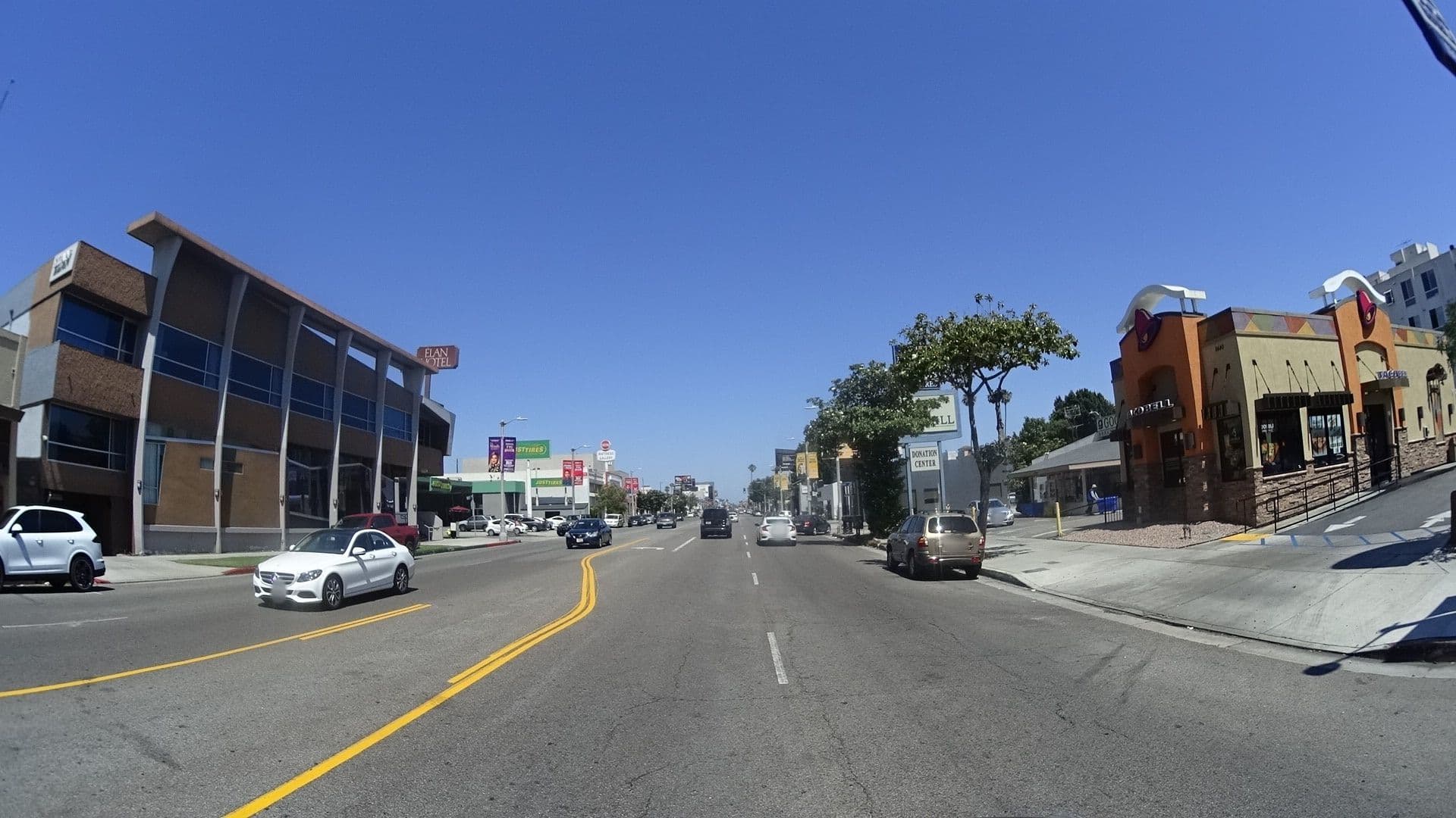 Street view near Elan Hotel Los Angeles, Beverly Hills — © mly_la (CC BY-SA · Mapillary)