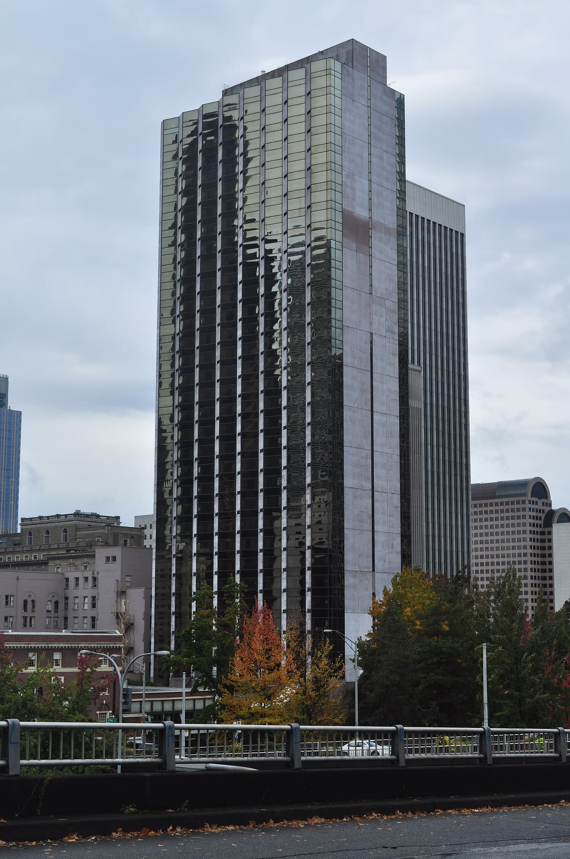 Crowne Plaza Seattle Downtown (via Wikimedia Commons, CC BY 3.0)
