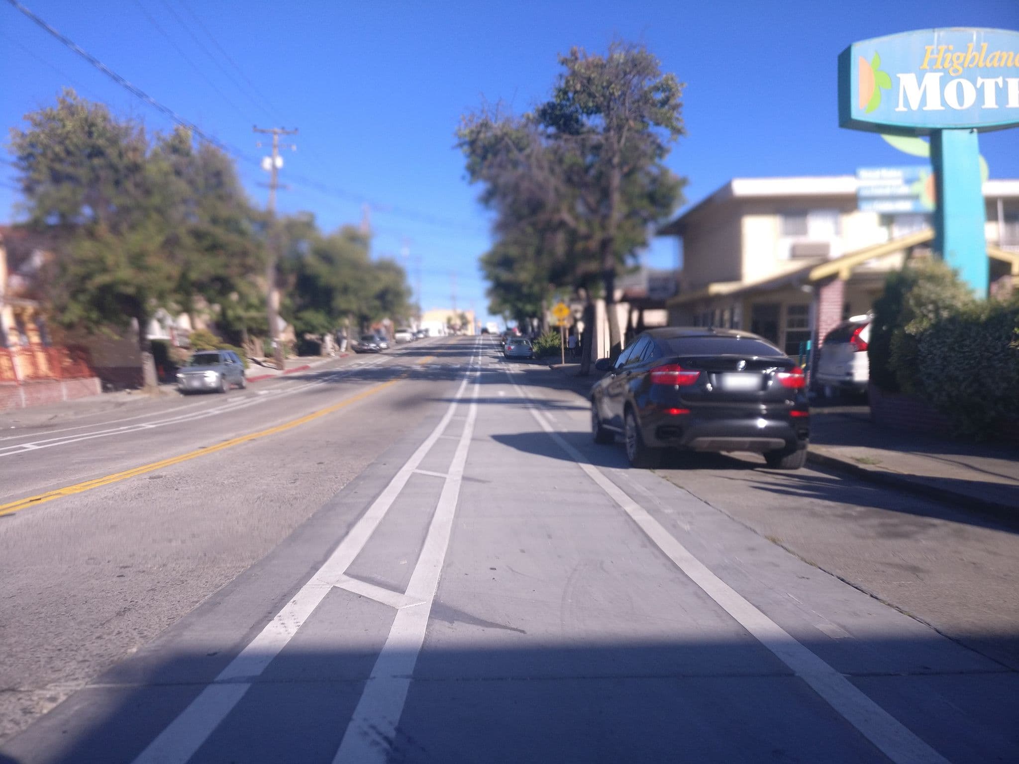 Street view near The Oaks Motel, Piedmont — © nereocystis (CC BY-SA · Mapillary)