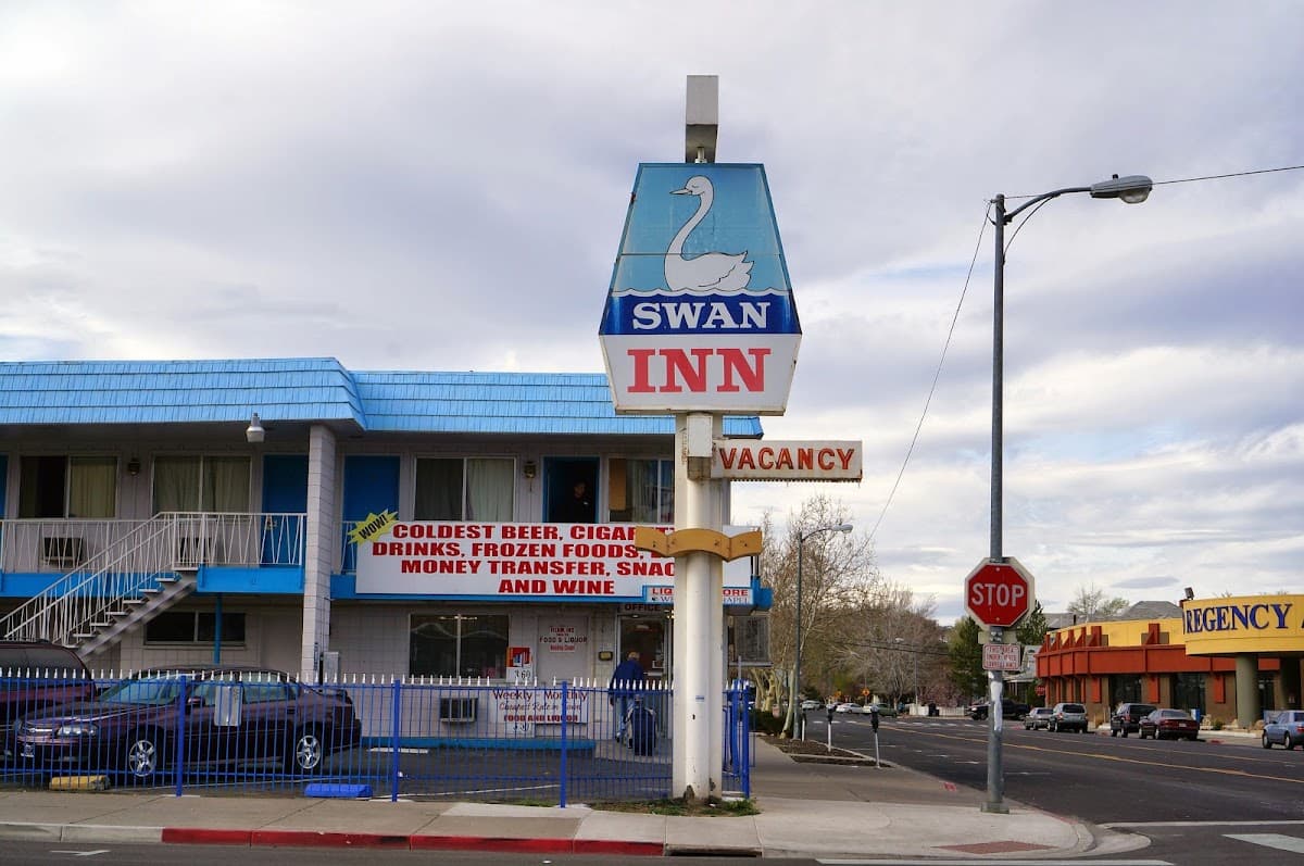 Swan Inn, Motel in Reno