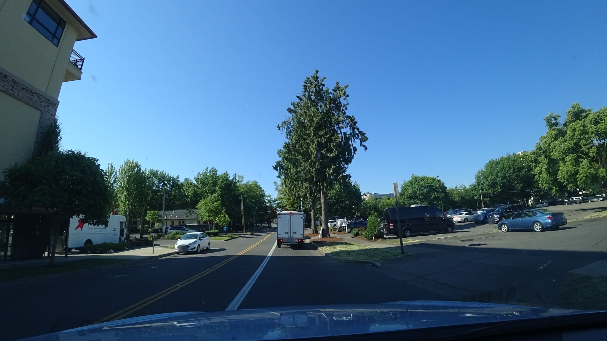Street view near Inn at the 5th, Eugene — © calimapnerd (CC BY-SA · Mapillary)