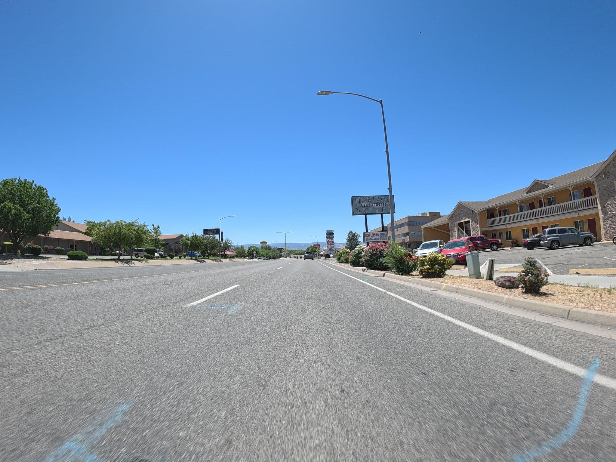 Street view near First Interstate Inn, Fruitvale — © vorpalblade (CC BY-SA · Mapillary)