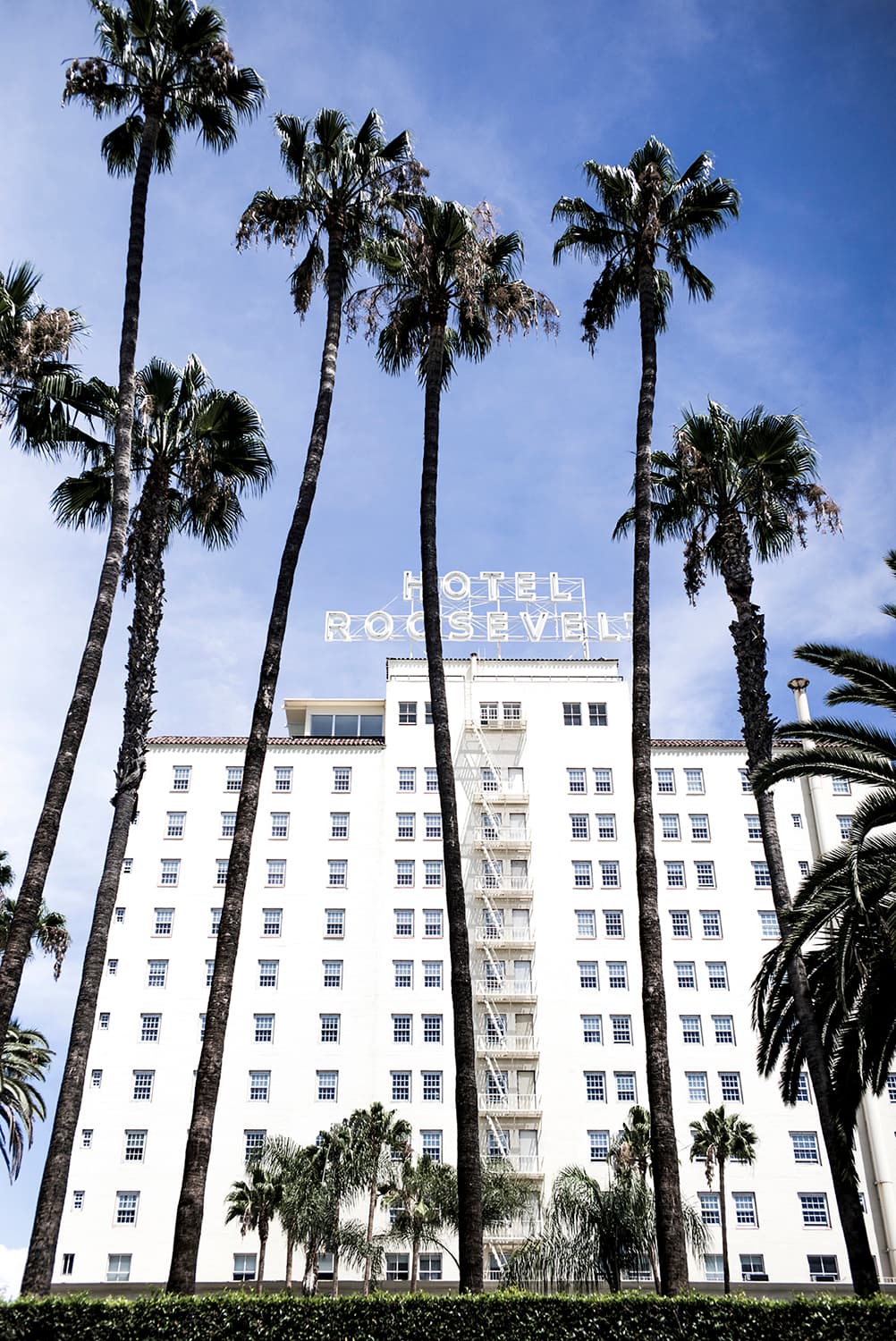 Hollywood Roosevelt Hotel (via Wikimedia Commons, CC BY-SA 3.0)