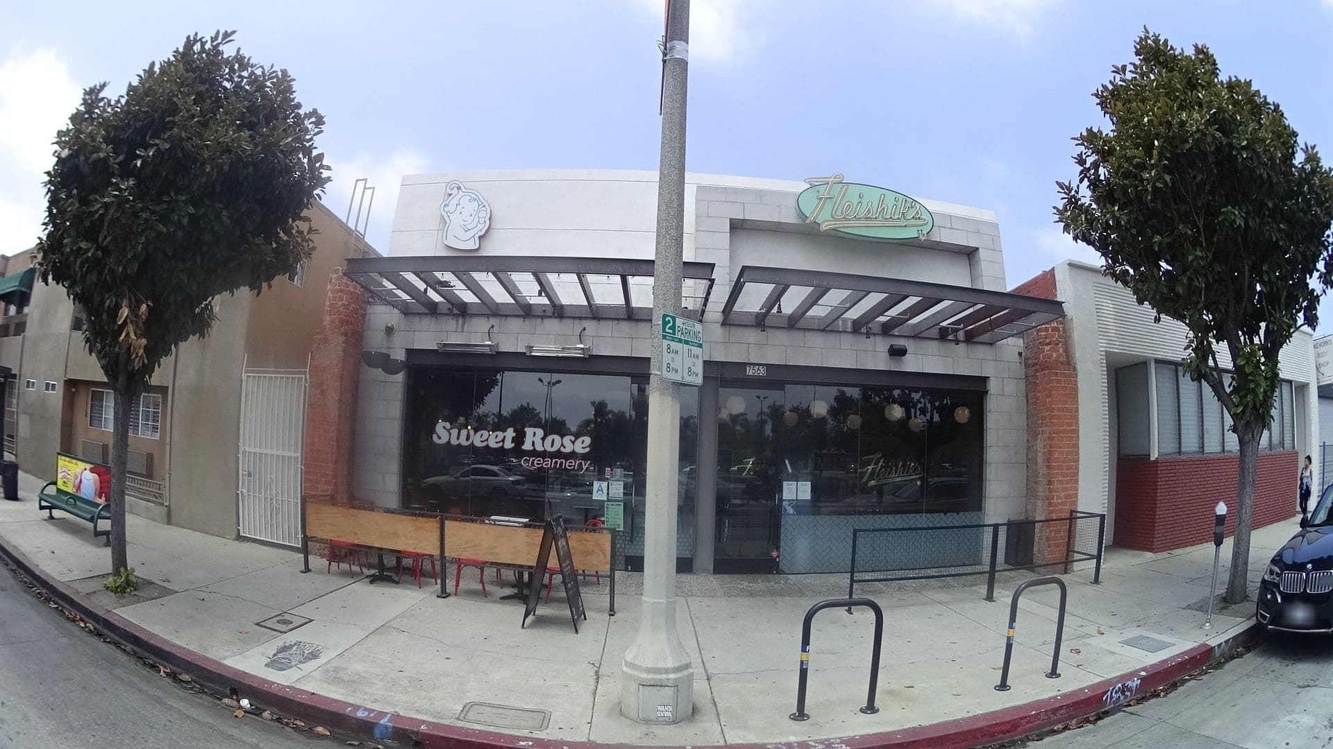 Street view near Bevonshire Lodge Motel, Larchmont — © mly_la (CC BY-SA · Mapillary)