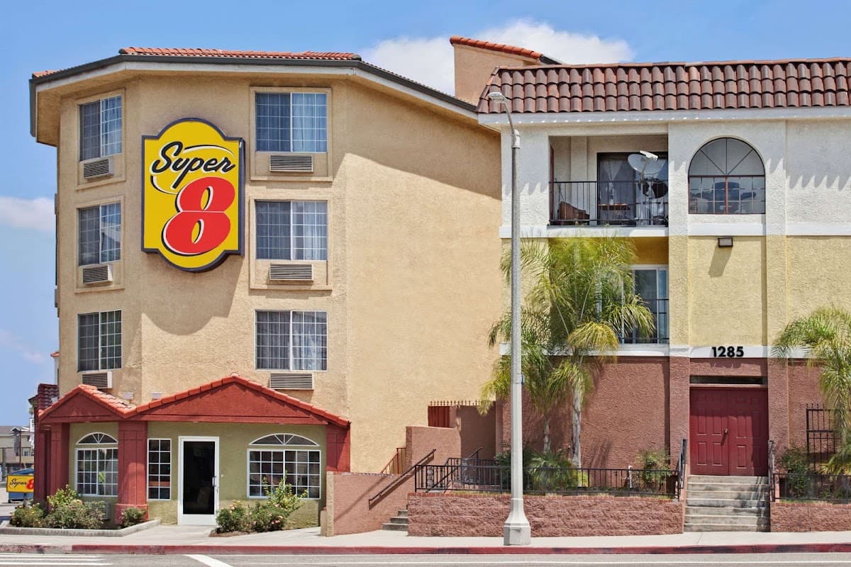 Super 8 by Wyndham Los Angeles Downtown, Motel in Echo Park