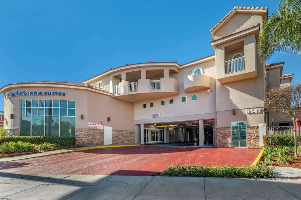 Comfort Inn & Suites Near Universal - N. Hollywood - Burbank, Hotel in North Hollywood