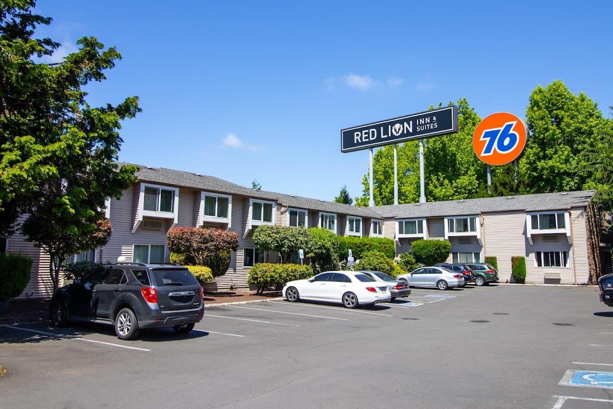 Red Lion Inn & Suites, Hotel in Salmon Creek