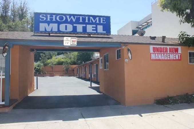 Showtime Motel, Hotel in Universal City