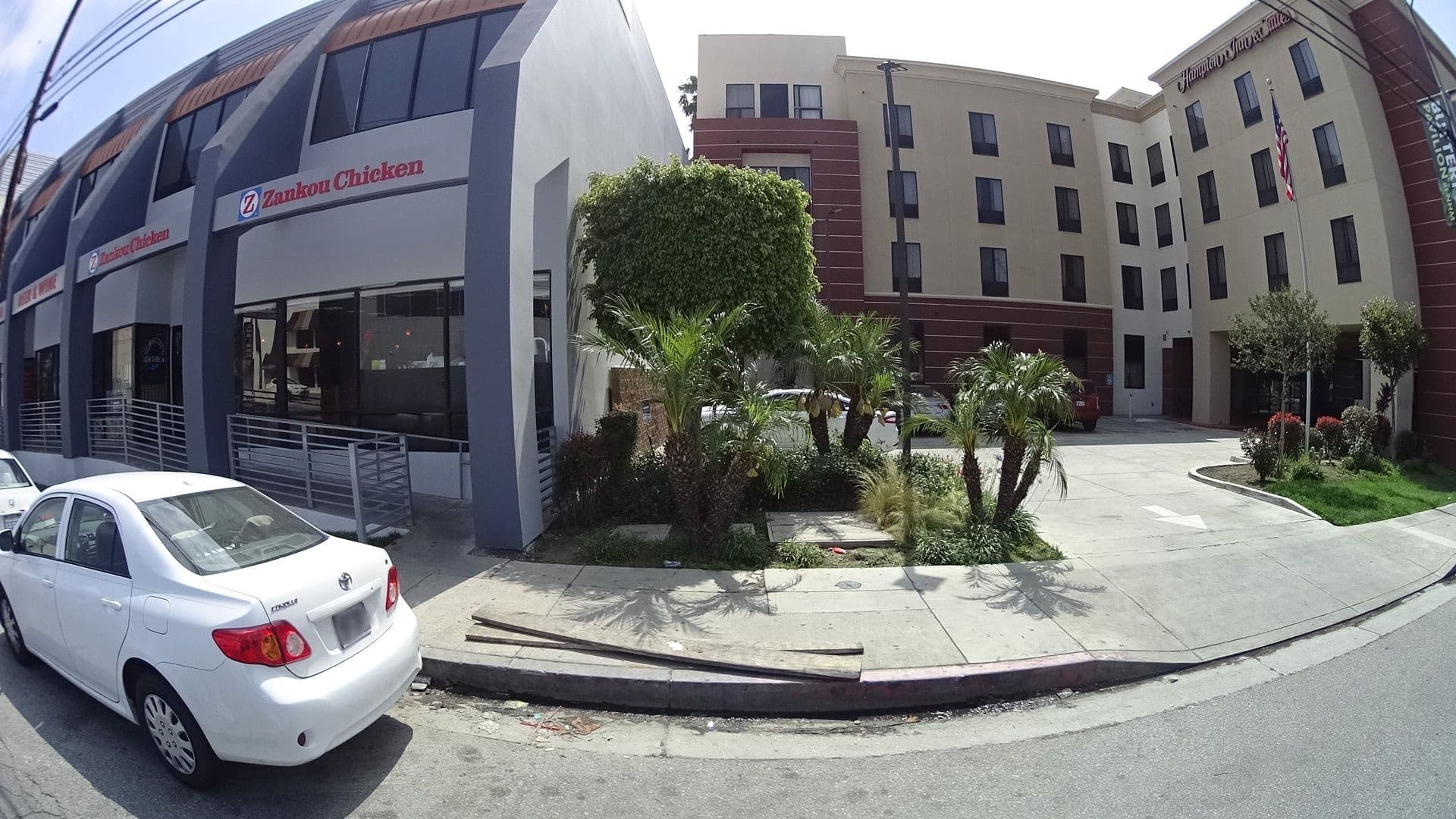 Street view near Hampton Inn & Suites, Van Nuys — © mly_la (CC BY-SA · Mapillary)