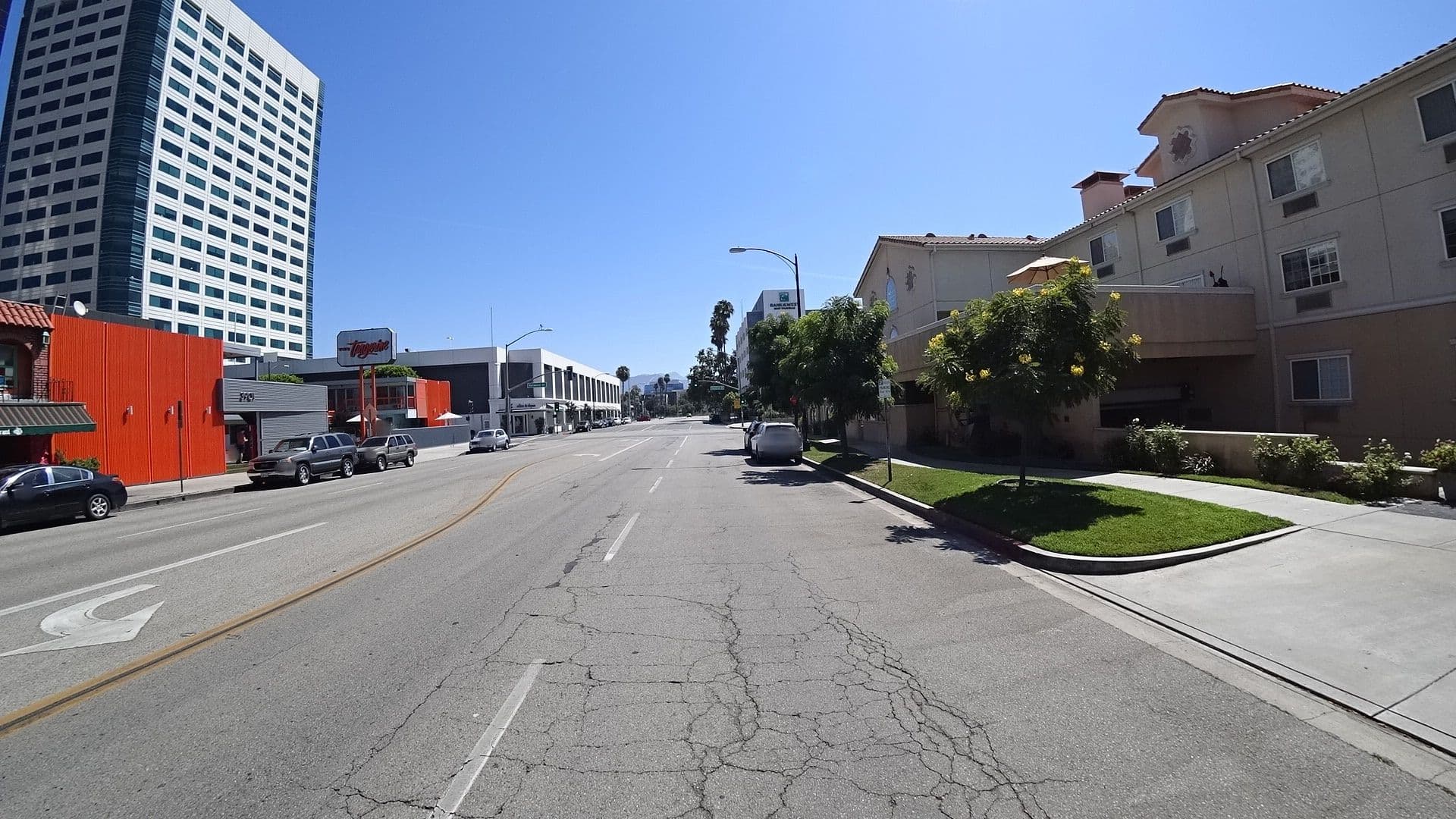 Street view near The Tangerine, Universal City — © marker_geo (CC BY-SA · Mapillary)