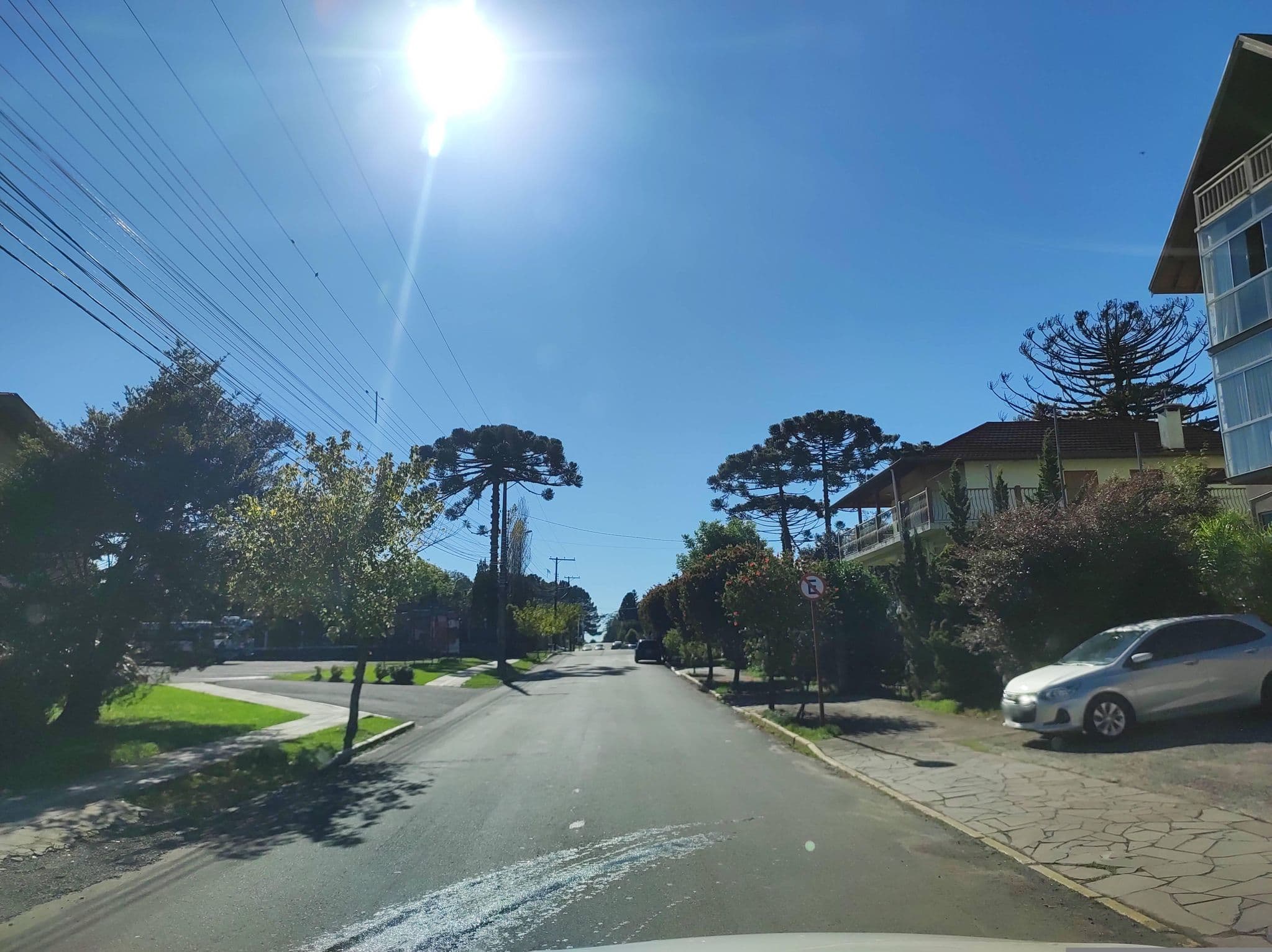 Street view near Hotel Villa Aconchego, Gramado — © diegokrein (CC BY-SA · Mapillary)