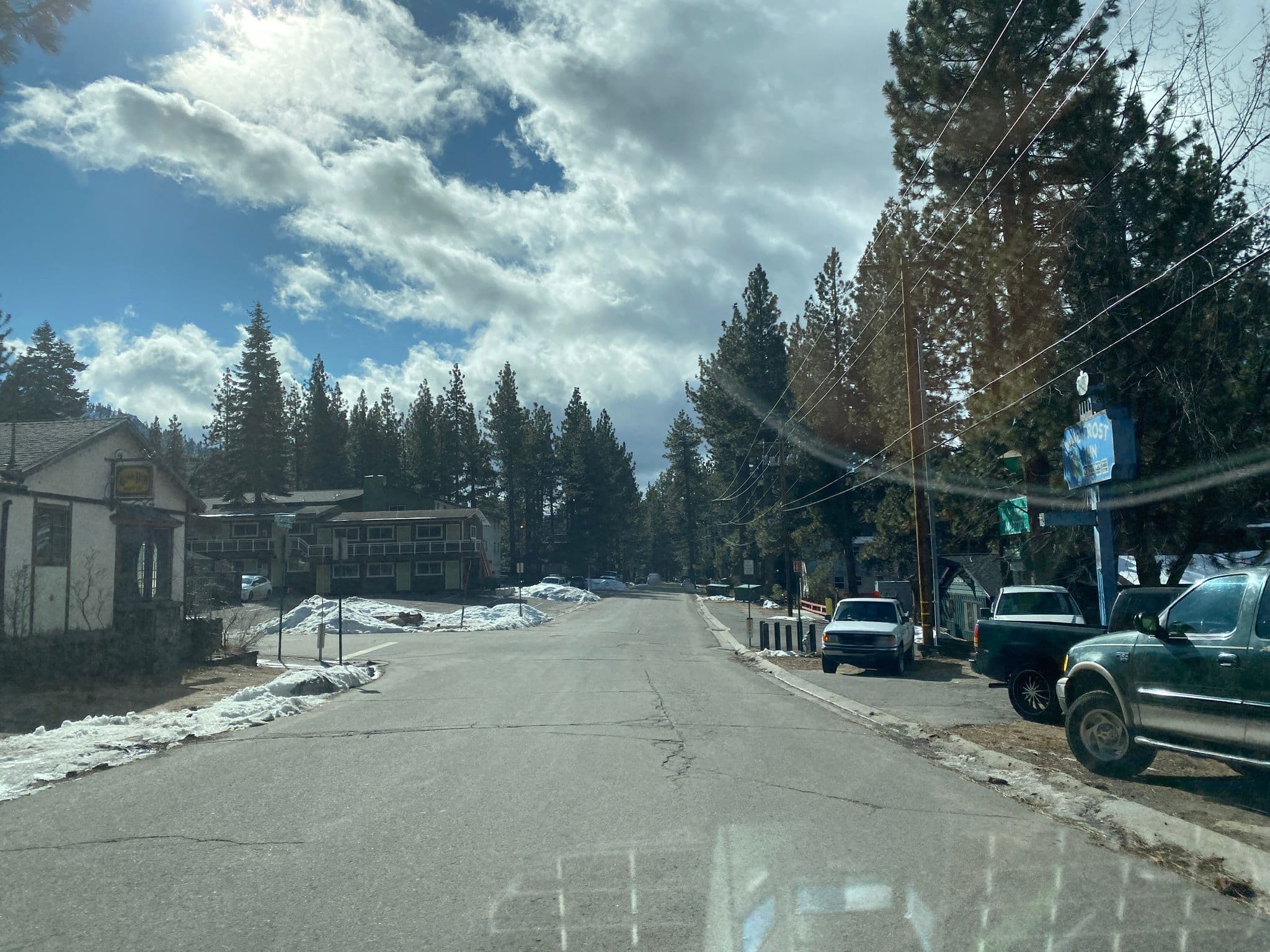 Street view near Pine Frost Inn, Kingsbury — © brian7760 (CC BY-SA · Mapillary)