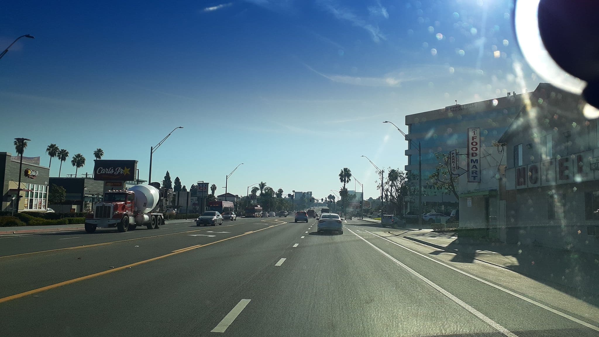 Street view near Marina Motel, Signal Hill — © veganmapper (CC BY-SA · Mapillary)