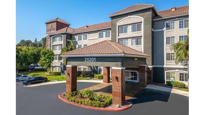 La Quinta Inn & Suites Santa Clarita - Valencia, Hotel in Stevenson Ranch