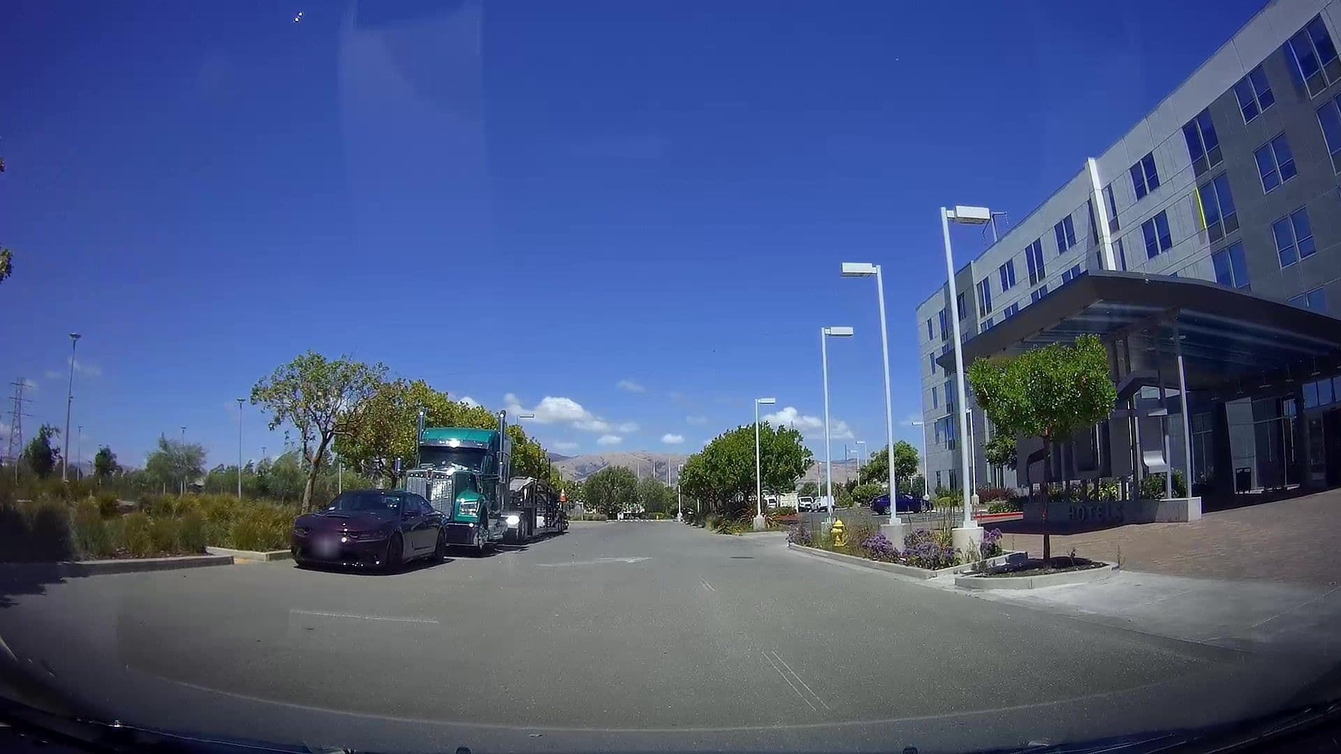 Street view near Aloft Santa Clara, Milpitas — © impiaaa (CC BY-SA · Mapillary)
