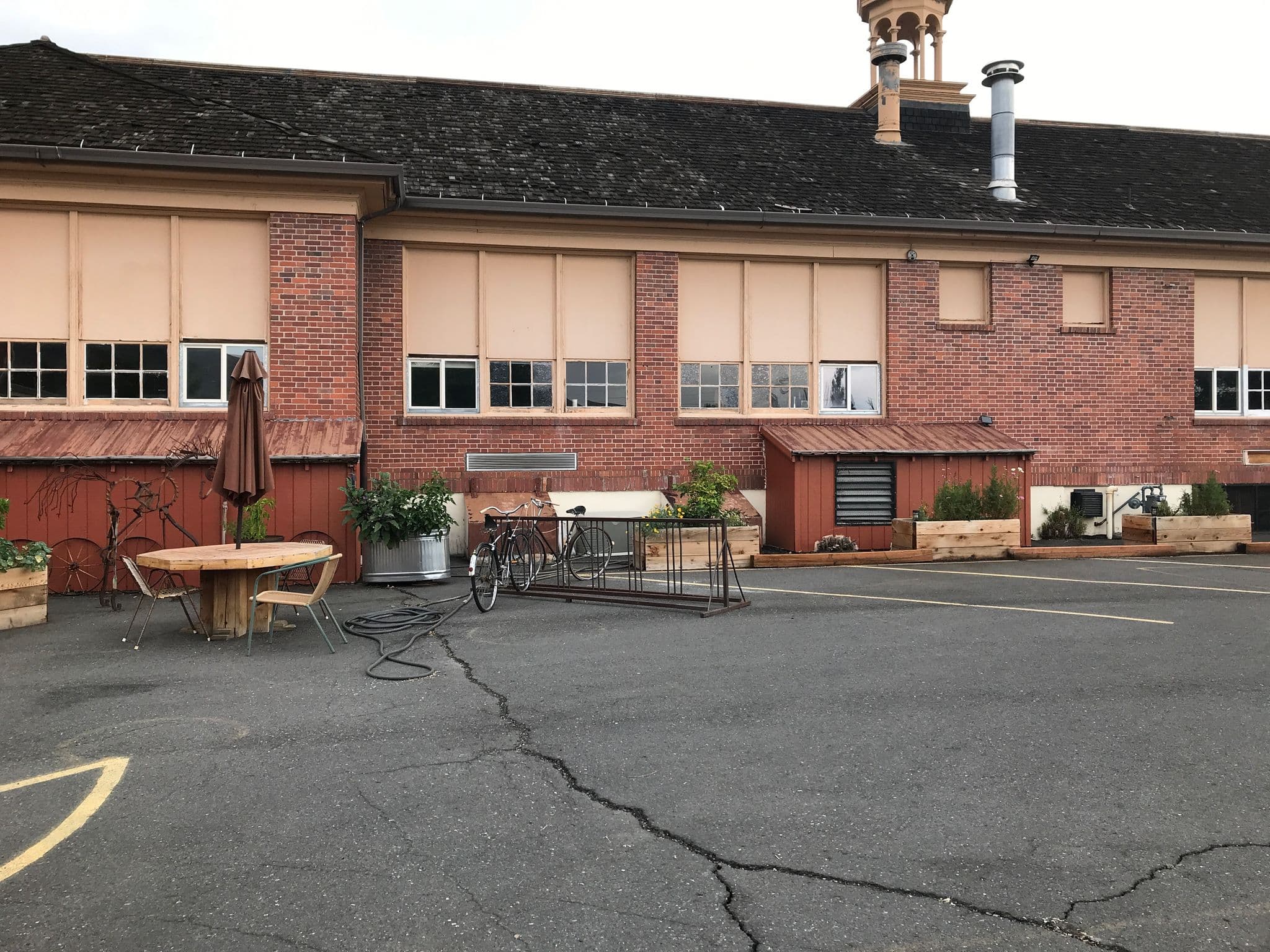 Street view near Churchill School (closed), Baker City — © rbracket (CC BY-SA · Mapillary)