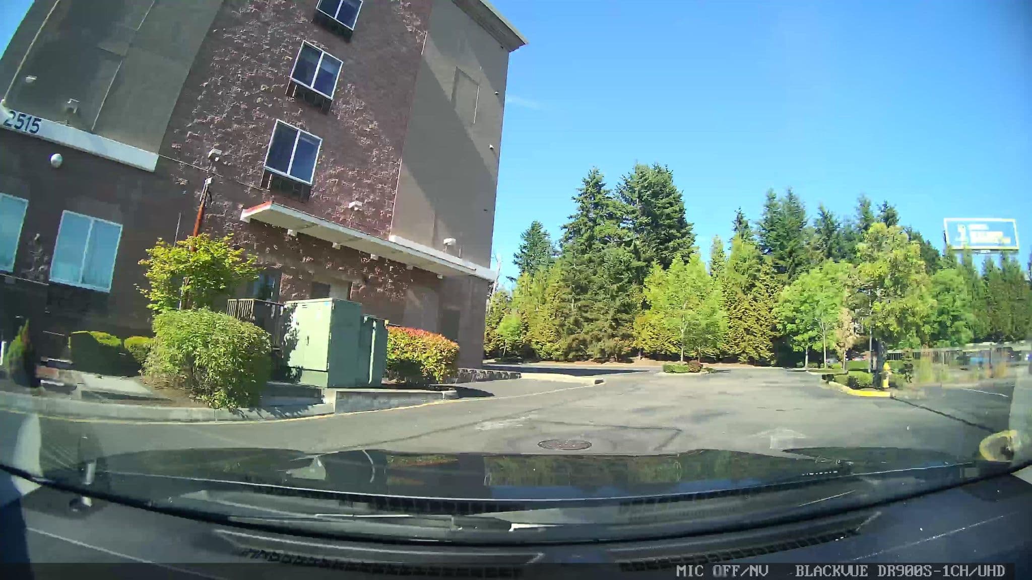 Street view near Holiday Inn Express, Alderwood Manor — © damnitgetmybeer (CC BY-SA · Mapillary)
